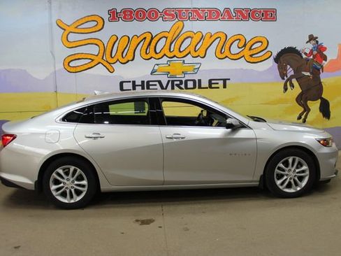 Used 2016 Chevrolet Malibu LT FWD image 1