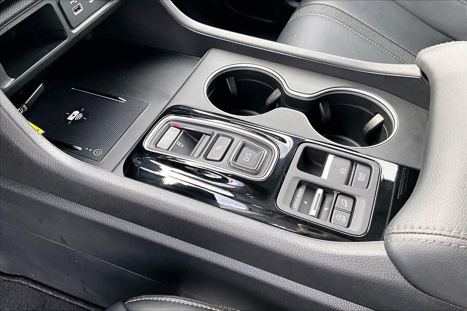 Used 2024 Honda Pilot Touring image 17