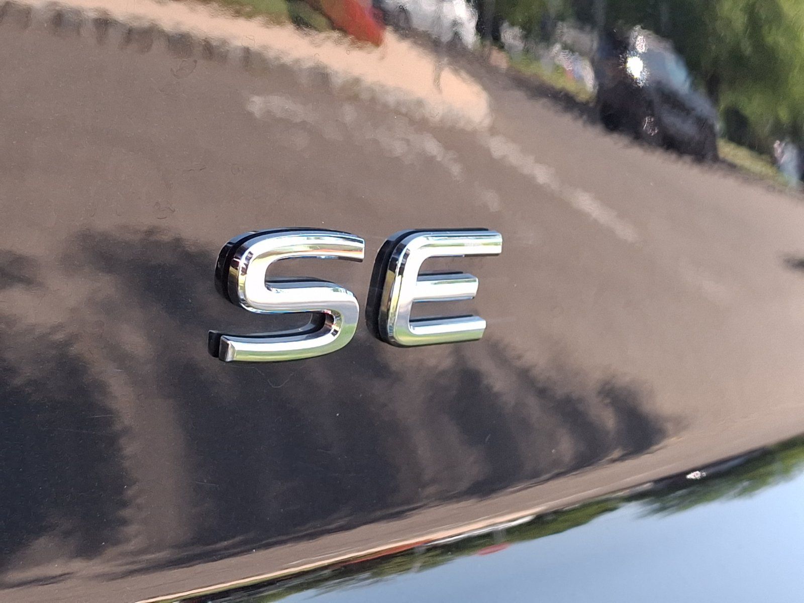 Certified 2024 Volkswagen Atlas Cross Sport SE FWD image 30