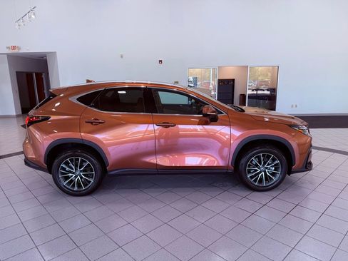 Used 2025 Lexus NX 250 FWD w/ Premium Package image 14
