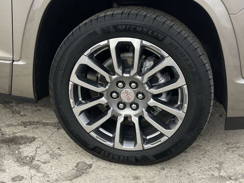 Used 2022 GMC Acadia Denali w/ Denali Ultimate Package image 33