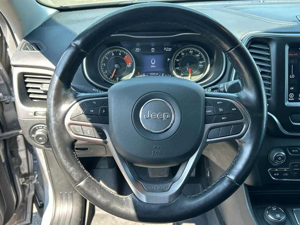 Used 2021 Jeep Cherokee Latitude Lux w/ Comfort/Convenience Group AWD/4WD image 16