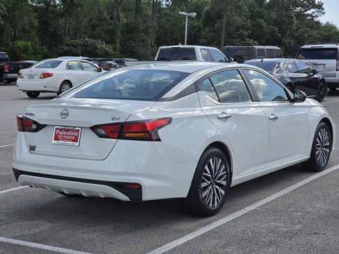 Used 2024 Nissan Altima 2.5 SV FWD image 6