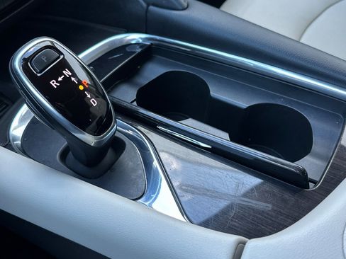 Used 2021 Buick Enclave Essence w/ Sound and Sites Package image 23