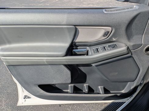 New 2026 Ford Expedition Active AWD/4WD image 4