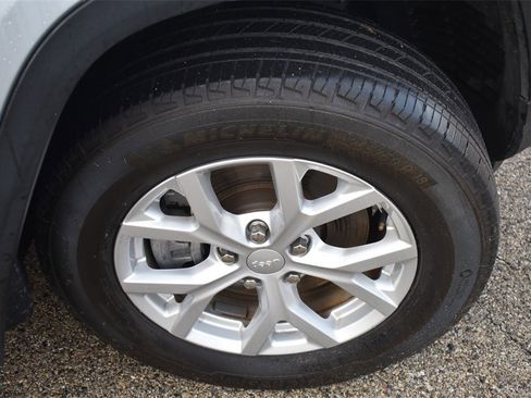 Used 2023 Jeep Grand Cherokee L Limited image 15