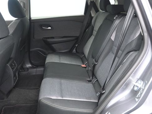 Used 2023 Nissan Rogue SV image 19