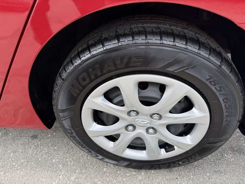 Used 2014 Hyundai Accent GLS FWD image 7