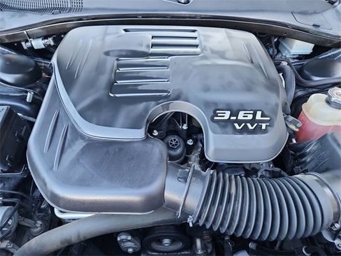 Used 2020 Chrysler 300 Touring w/ Sport Appearance Package image 30