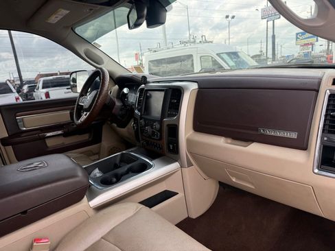 Used 2018 RAM 3500 Laramie w/ Convenience Group AWD/4WD image 12