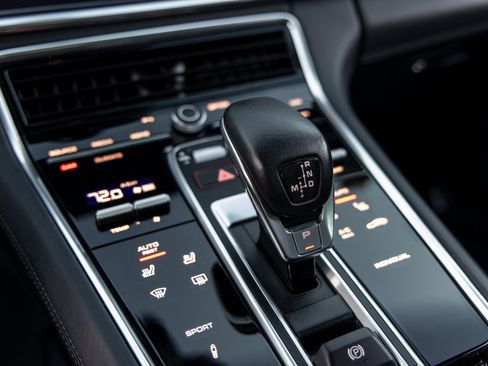 Certified 2023 Porsche Panamera image 39