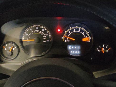 Used 2014 Jeep Patriot Latitude AWD/4WD image 23