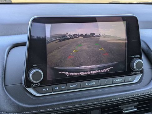 Used 2023 Nissan Rogue SV FWD image 20