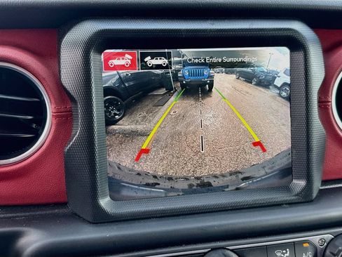 Used 2023 Jeep Wrangler Unlimited Rubicon 4xe AWD/4WD image 15