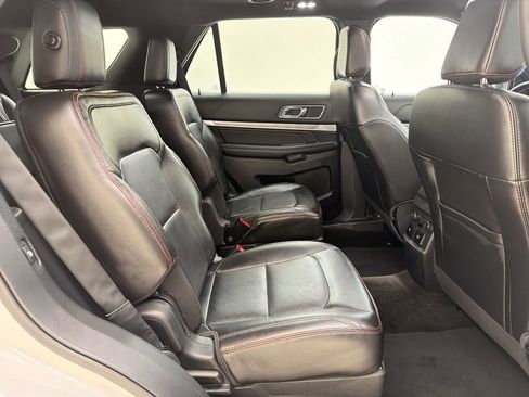 Used 2018 Ford Explorer Sport w/ Equipment Group 401A AWD/4WD image 30