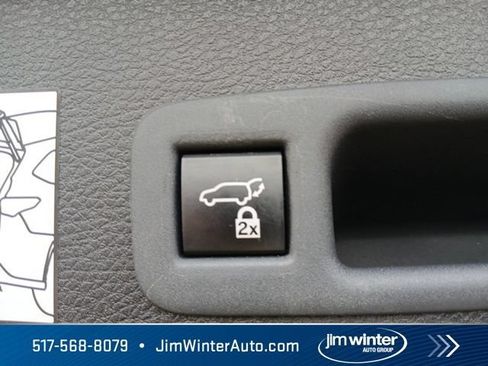 Used 2023 Toyota Sienna XLE FWD image 19