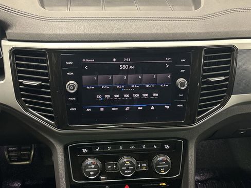 Used 2022 Volkswagen Atlas Cross Sport SEL R-Line image 38