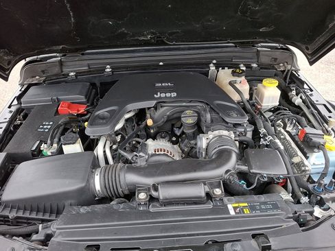 Used 2020 Jeep Gladiator Rubicon w/ Dual Top Group image 33