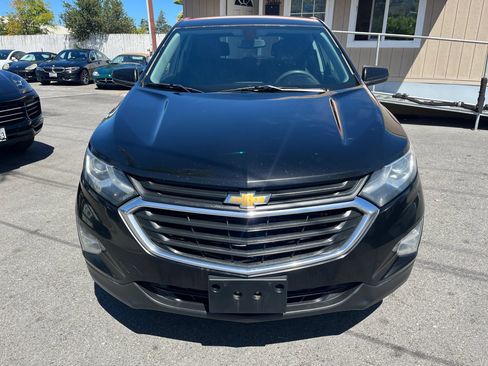 Used 2019 Chevrolet Equinox LT FWD image 2