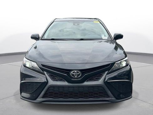 Used 2021 Toyota Camry SE FWD image 2