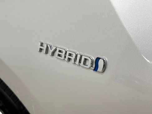 Used 2017 Toyota Prius Four w/ Premium Convenience Package image 71