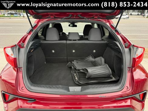 Used 2018 Toyota C-HR XLE FWD image 9