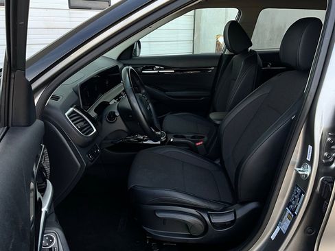 Used 2025 Kia Seltos S image 10