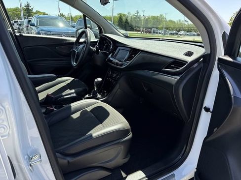 Used 2022 Buick Encore Preferred w/ Safety Package AWD/4WD image 28