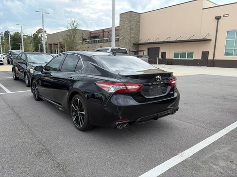 Used 2019 Toyota Camry XSE FWD image 3