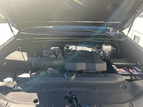 Used 2018 Toyota 4Runner SR5 image 35