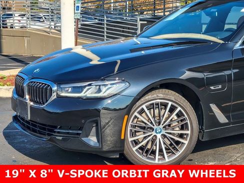 Used 2023 BMW 530e xDrive w/ Premium Package image 2