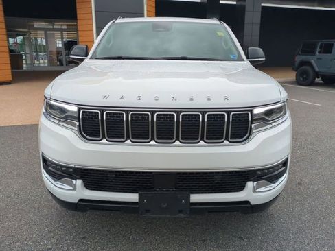 Used 2023 Jeep Wagoneer 4WD w/ Premium Group I image 9