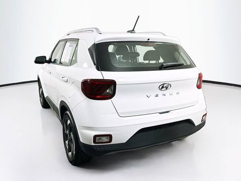 Certified 2026 Hyundai Venue SEL FWD image 6