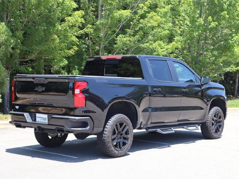 Used 2025 Chevrolet Silverado 1500 LT Trail Boss w/ Convenience Package II AWD/4WD image 9