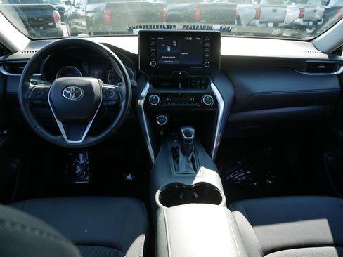 Used 2021 Toyota Venza LE w/ Carpet Mat Package (TMS) image 14