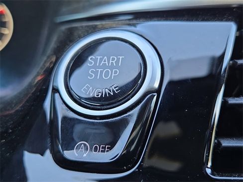 Used 2019 BMW M550i xDrive w/ Dynamic Handling Package image 11