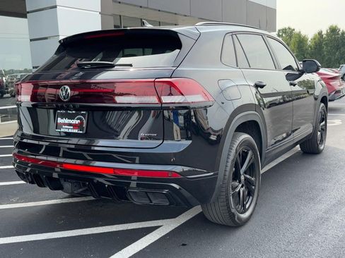 Used 2025 Volkswagen Atlas Cross Sport SEL R-Line AWD/4WD image 4