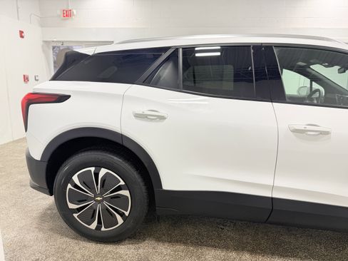 Used 2024 Chevrolet Blazer EV LT image 9