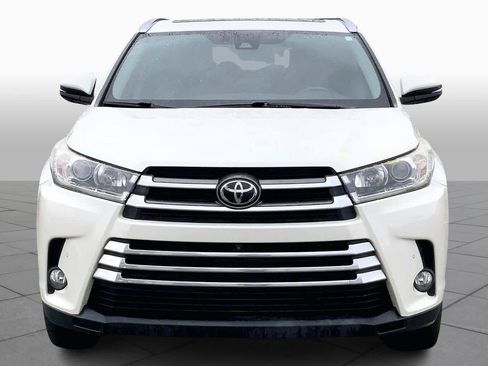 Used 2017 Toyota Highlander Limited Platinum image 3