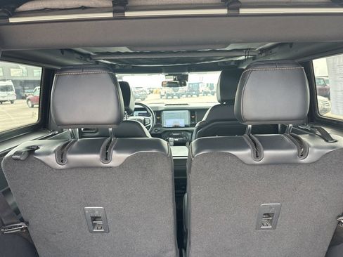 Used 2022 Ford Bronco Badlands image 16