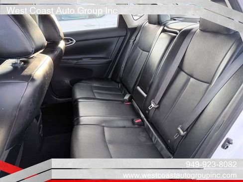 Used 2019 Nissan Sentra SR w/ Premium Package (SR) FWD image 11