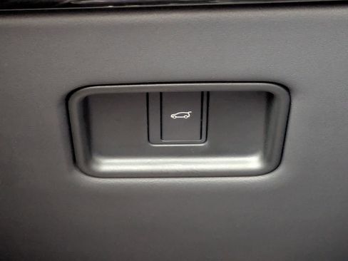 Used 2024 Land Rover Range Rover Sport SE image 17