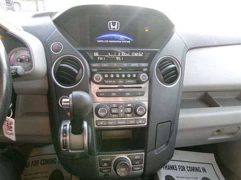 Used 2014 Honda Pilot Touring image 23