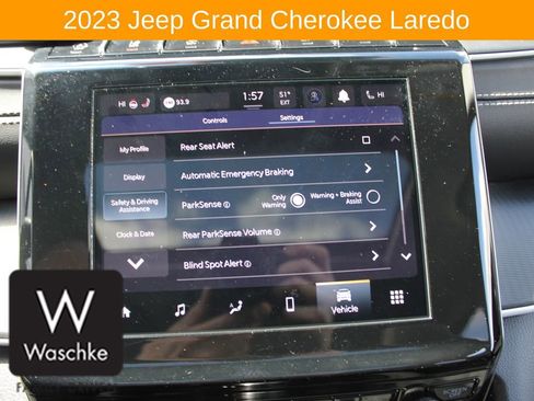 Used 2023 Jeep Grand Cherokee Laredo w/ Luxury Tech Group I AWD/4WD image 54