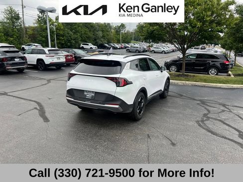 Certified 2026 Kia Sportage EX w/ EX Panorama Roof Package FWD image 11