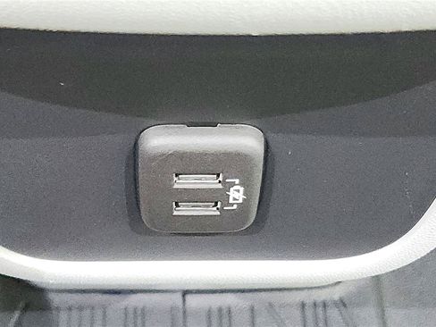 Used 2020 GMC Terrain SLE w/ Driver Convenience Package FWD image 16