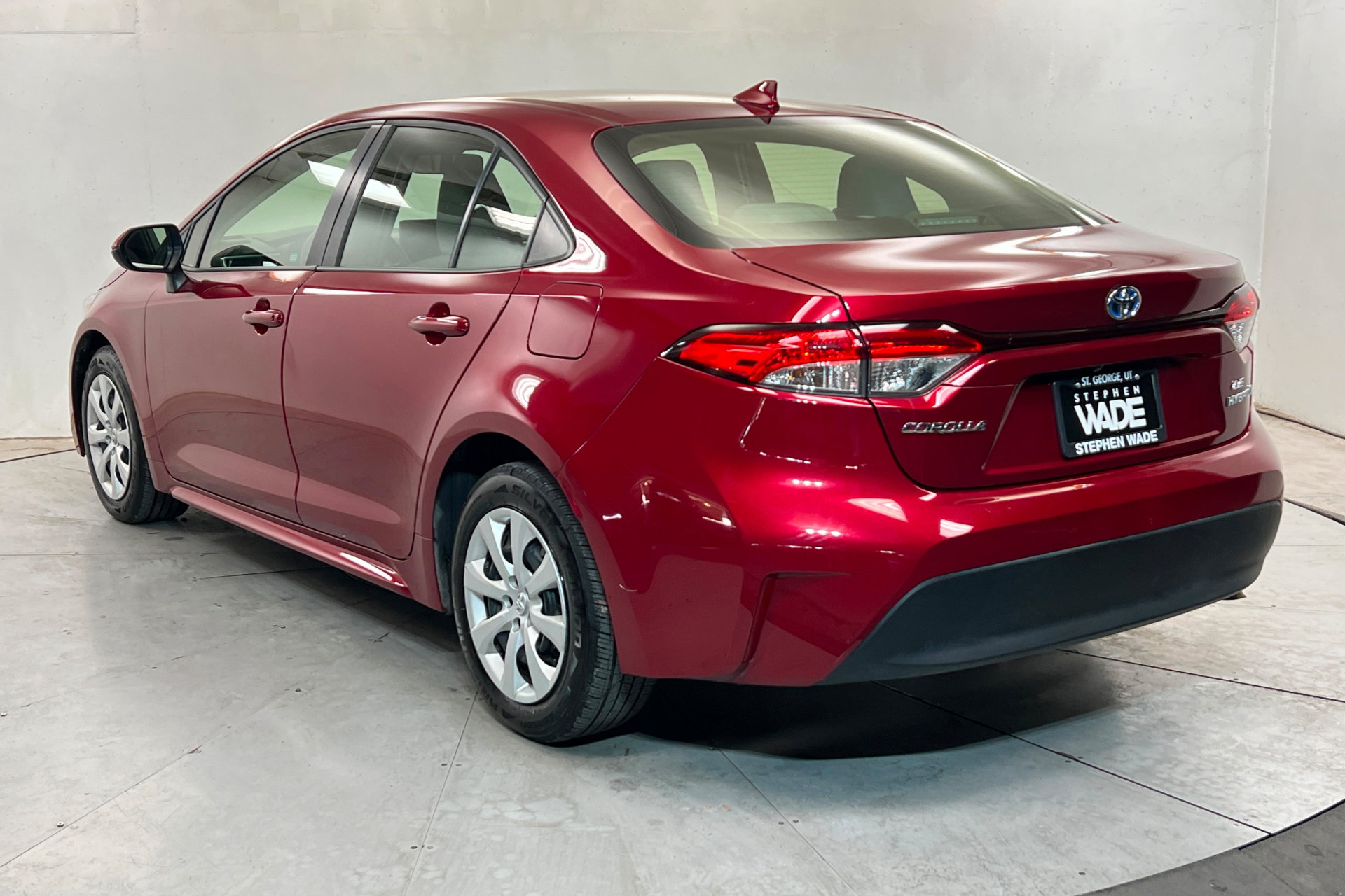 Used 2023 Toyota Corolla LE FWD image 3