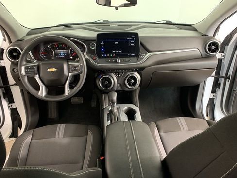 Used 2025 Chevrolet Blazer LT image 33