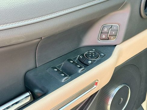 Used 2024 Ford Expedition XLT RWD image 18