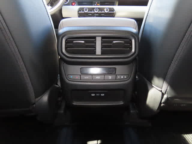 Used 2024 Honda Pilot Touring image 29